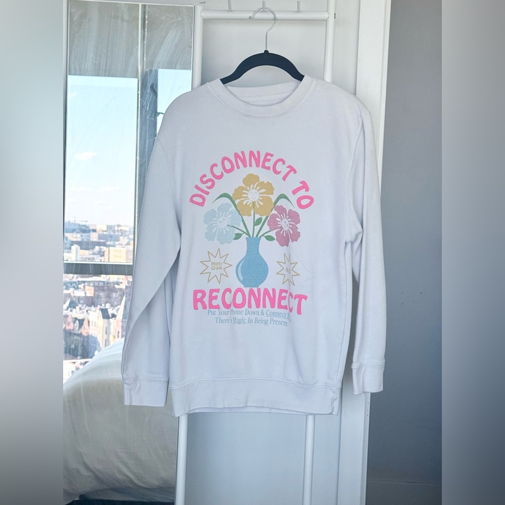 White Disconnect to Reconnect Floral Graphic Long Sleeve Sweatshirt